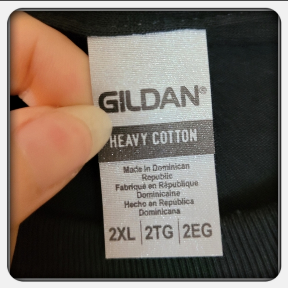 NWOT Black Gildan 2XL Love Is Love Tee - Picture 2 of 3